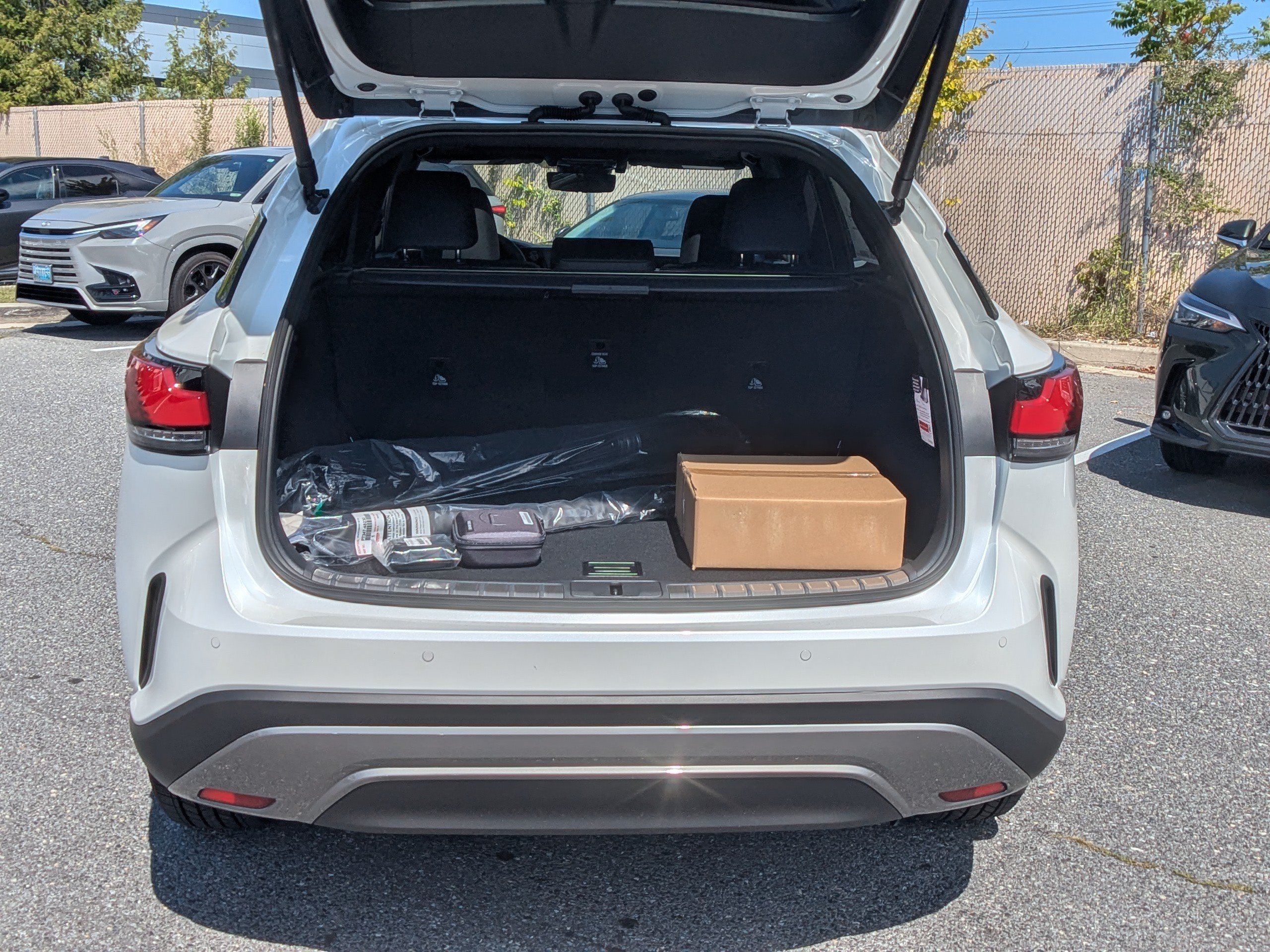 New 2026 Lexus RX 450h AWD w/ Convenience Package image 10