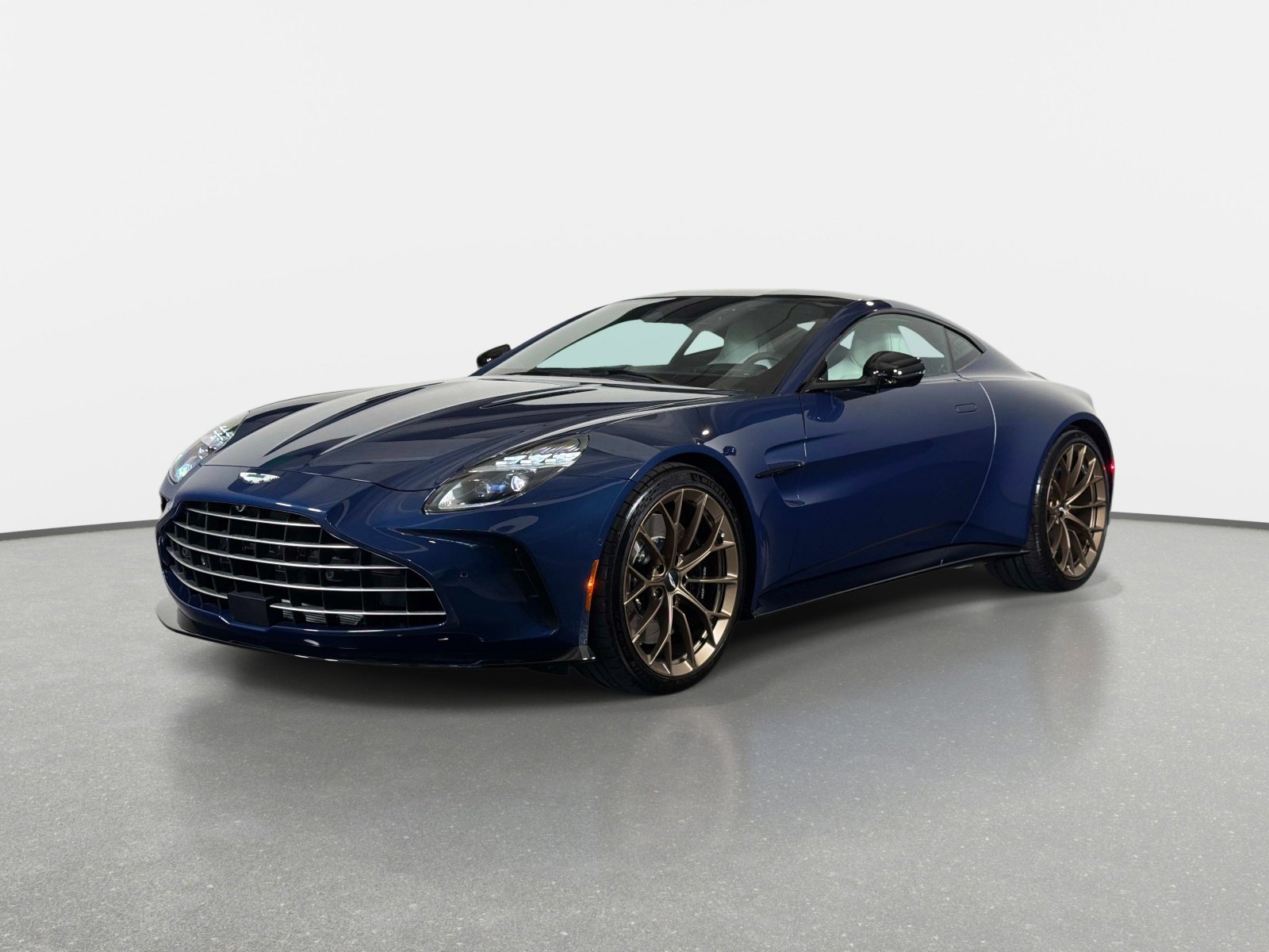 Used 2025 Aston Martin V8 Vantage Coupe RWD image 7