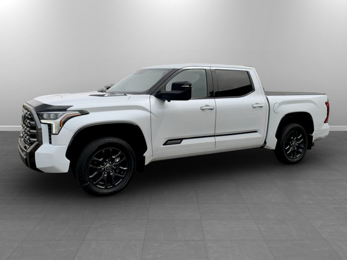 Used 2022 Toyota Tundra Platinum AWD/4WD image 3