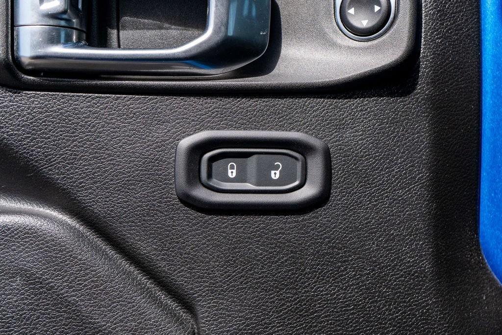 Used 2023 Jeep Wrangler Unlimited w/ Cold Weather Group AWD/4WD image 17