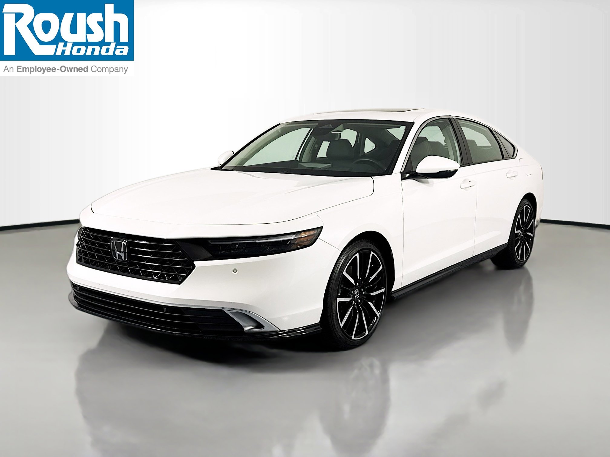 Certified 2025 Honda Accord Touring image 1