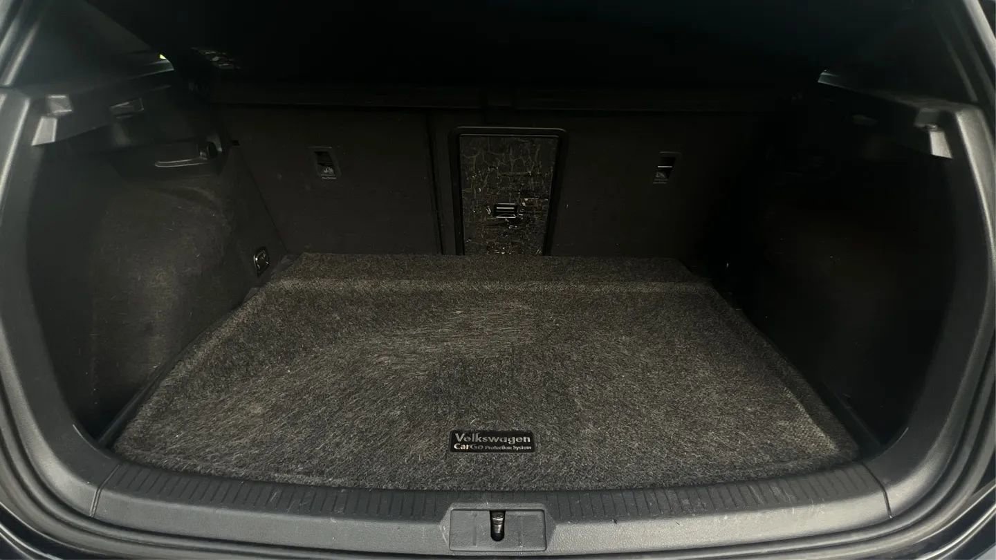 Used 2017 Volkswagen GTI SE FWD image 39