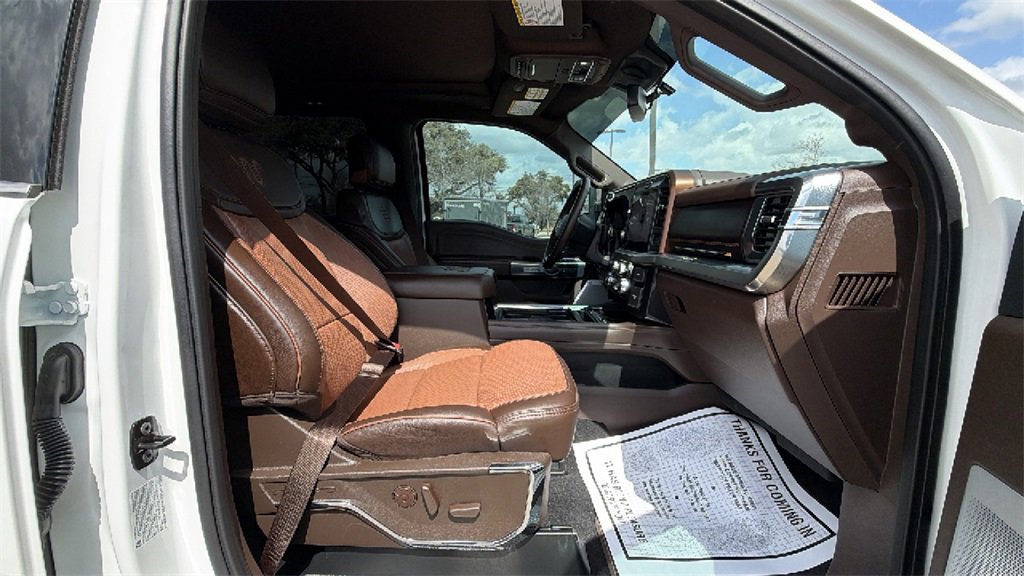 Used 2025 Ford F350 King Ranch w/ FX4 Off-Road Package image 39
