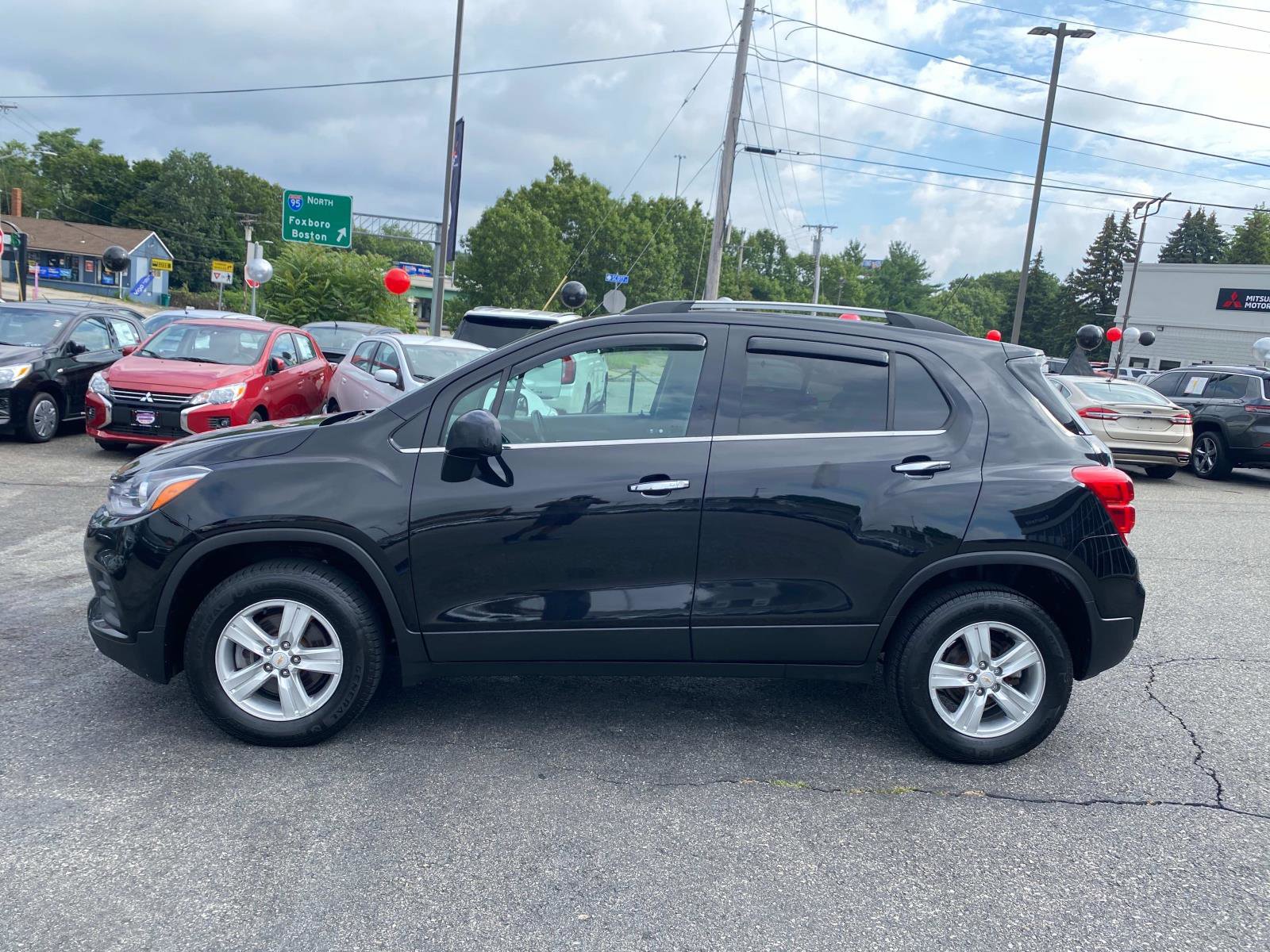 Used 2019 Chevrolet Trax LT w/ LT Convenience Package image 2