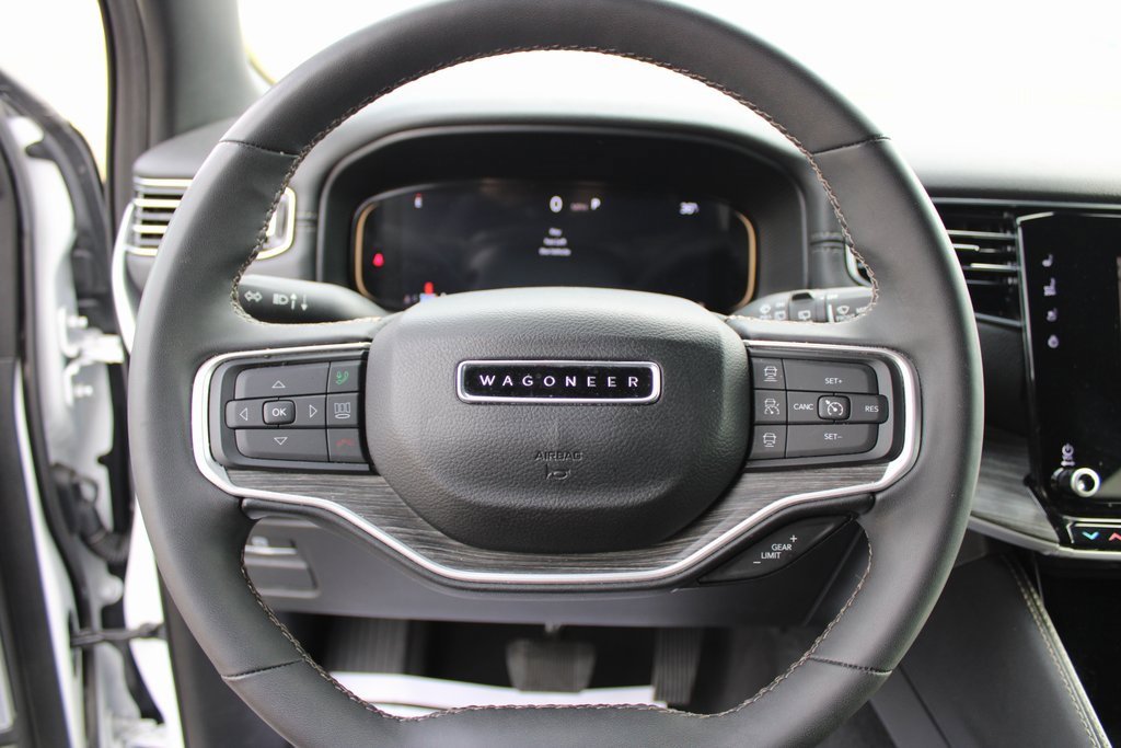 Used 2024 Jeep Wagoneer L Series II image 13