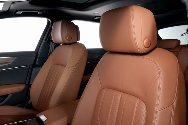 Used 2025 Audi A6 Premium Plus w/ Black Optic Package image 17