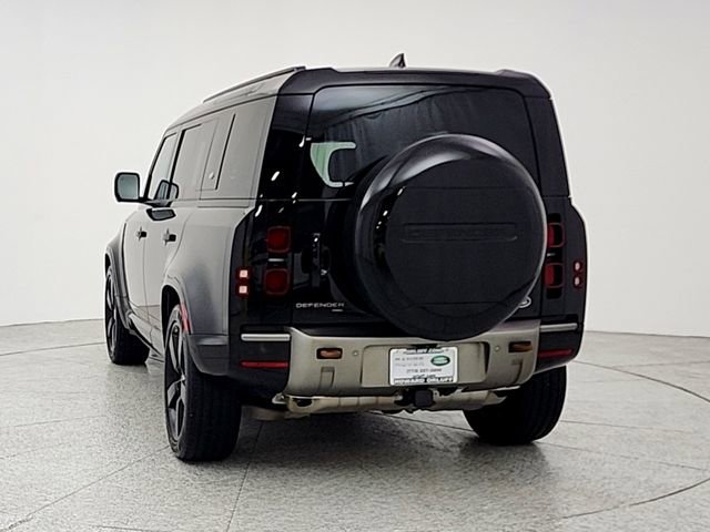 Certified 2023 Land Rover Defender 110 X-Dynamic SE image 6