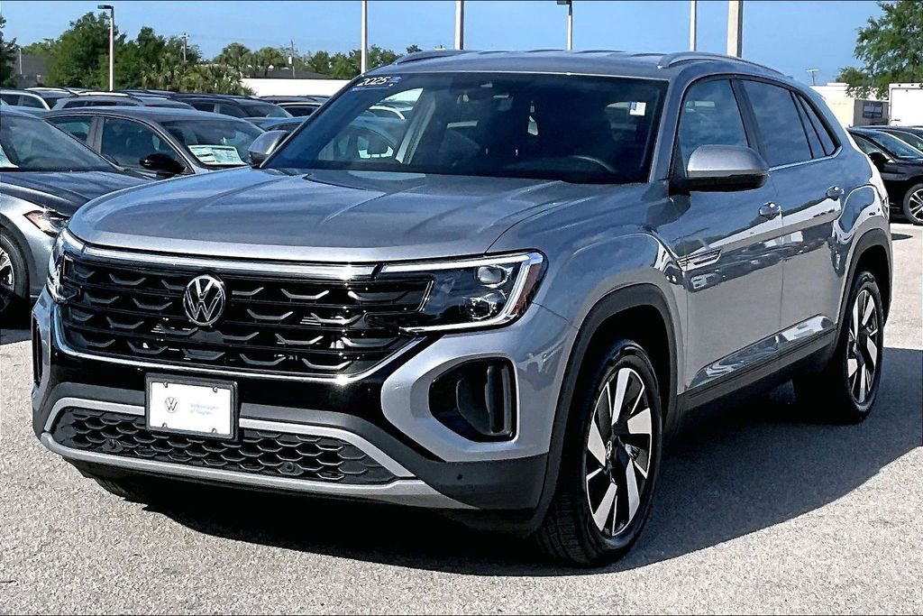 Certified 2025 Volkswagen Atlas Cross Sport SE AWD/4WD image 9