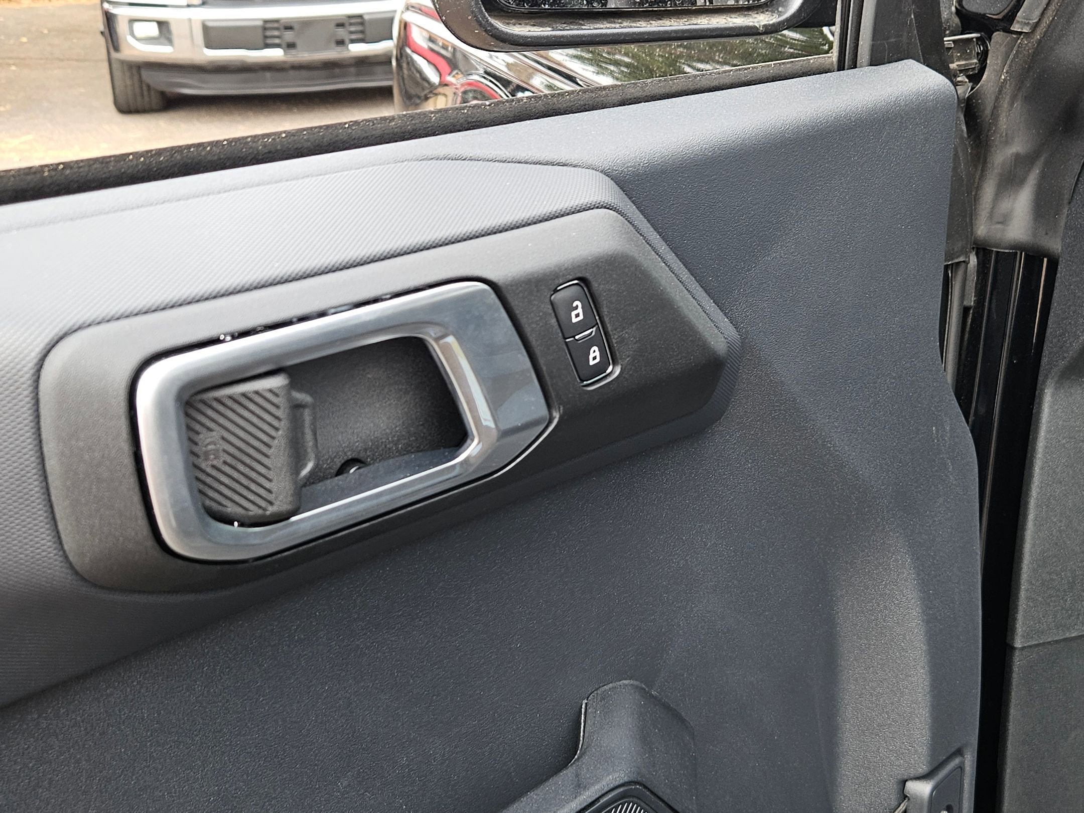 New 2025 Ford Bronco 4-Door image 9