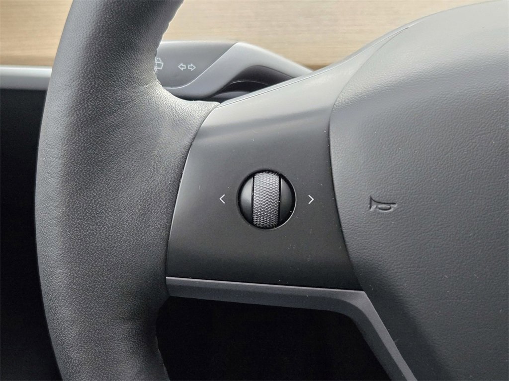 Used 2023 Tesla Model Y Long Range image 26