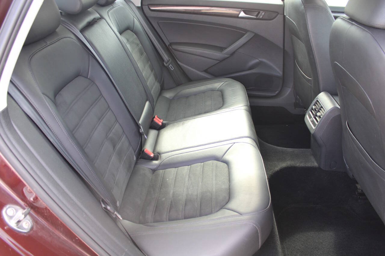 Used 2014 Volkswagen Passat 1.8T SEL Premium FWD image 6
