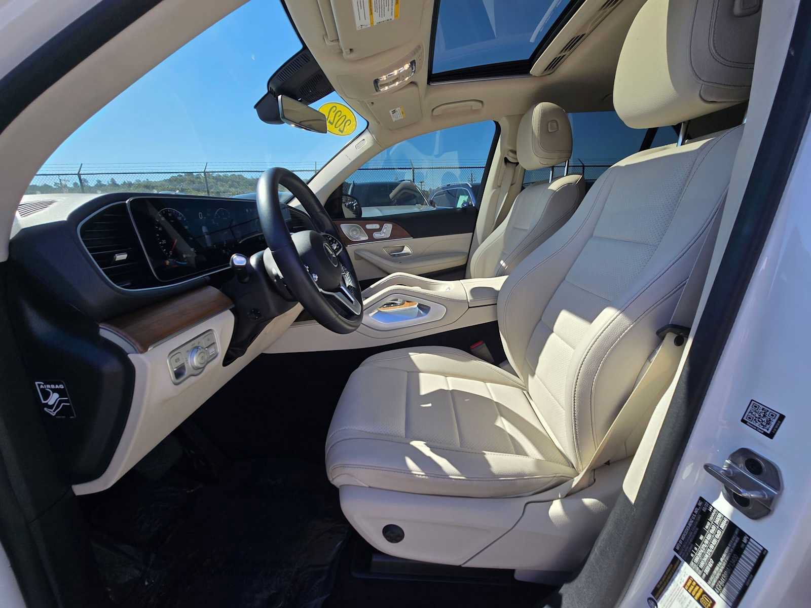 Used 2022 Mercedes-Benz GLE 350 4MATIC w/ AMG Line Exterior image 20