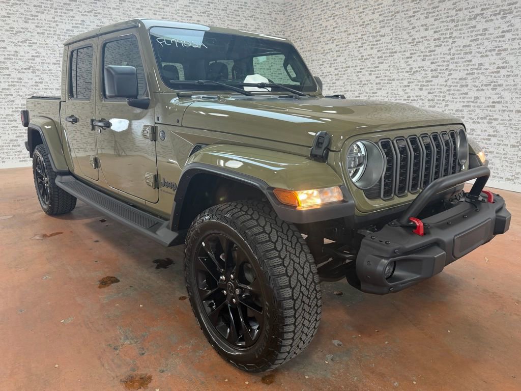 Used 2025 Jeep Gladiator Sport image 7