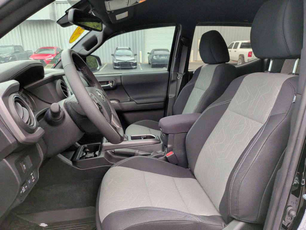 Used 2023 Toyota Tacoma TRD Sport w/ Technology Package AWD/4WD image 14
