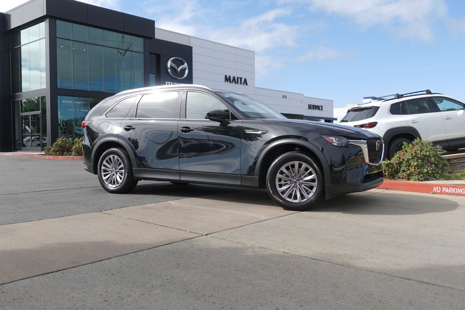 Used 2024 MAZDA CX-90 Plug-In Hybrid w/ Preferred image 4