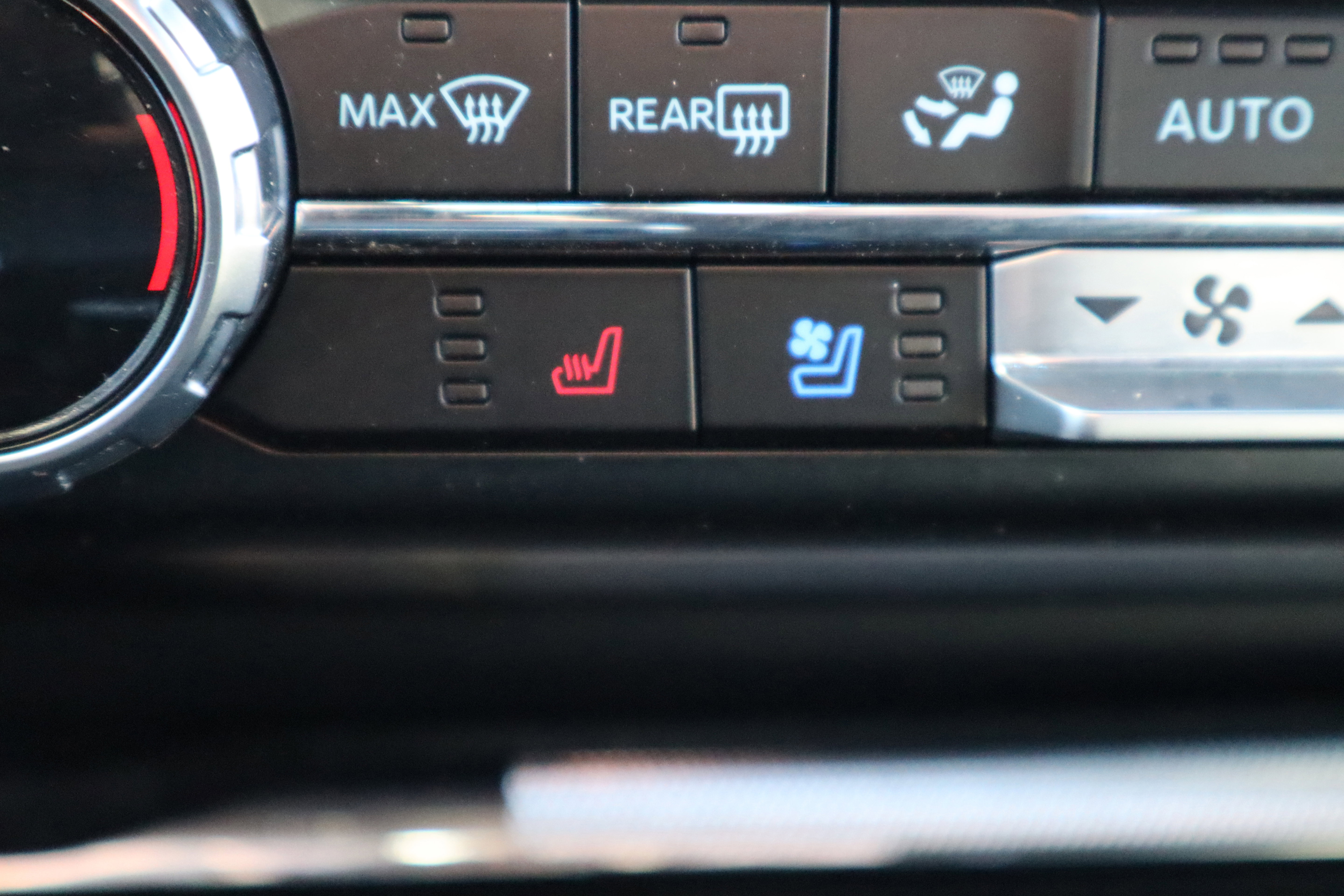 Used 2023 Ford F150 Lariat w/ Max Trailer Tow Package image 22