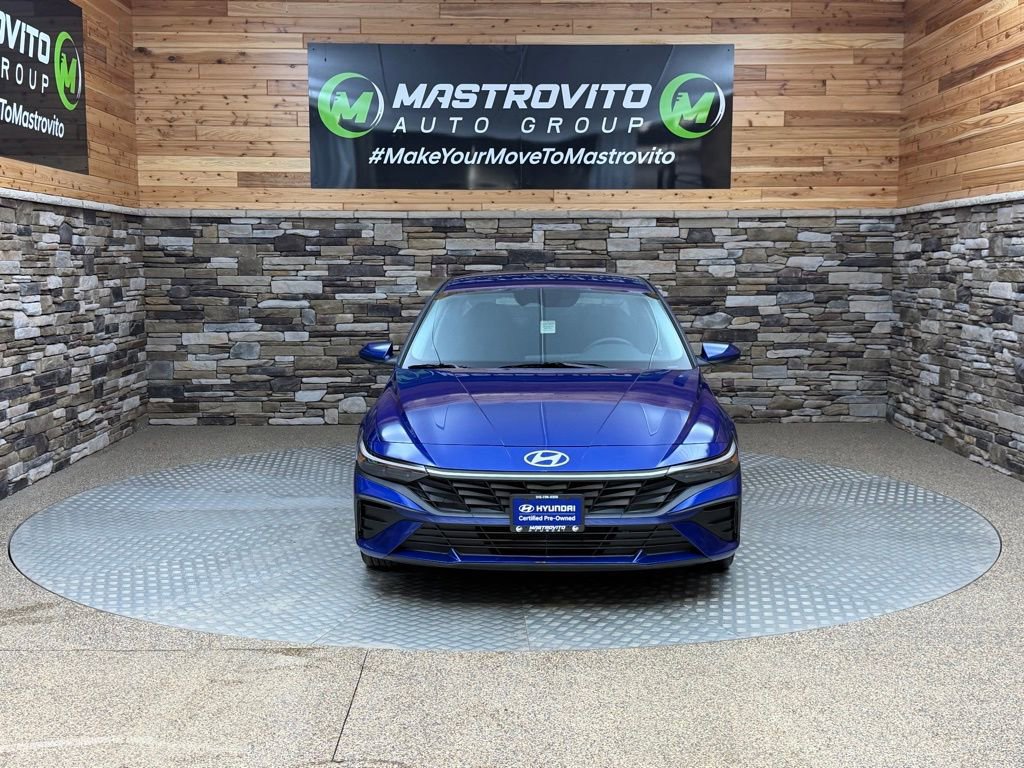 Certified 2024 Hyundai Elantra SEL video 3