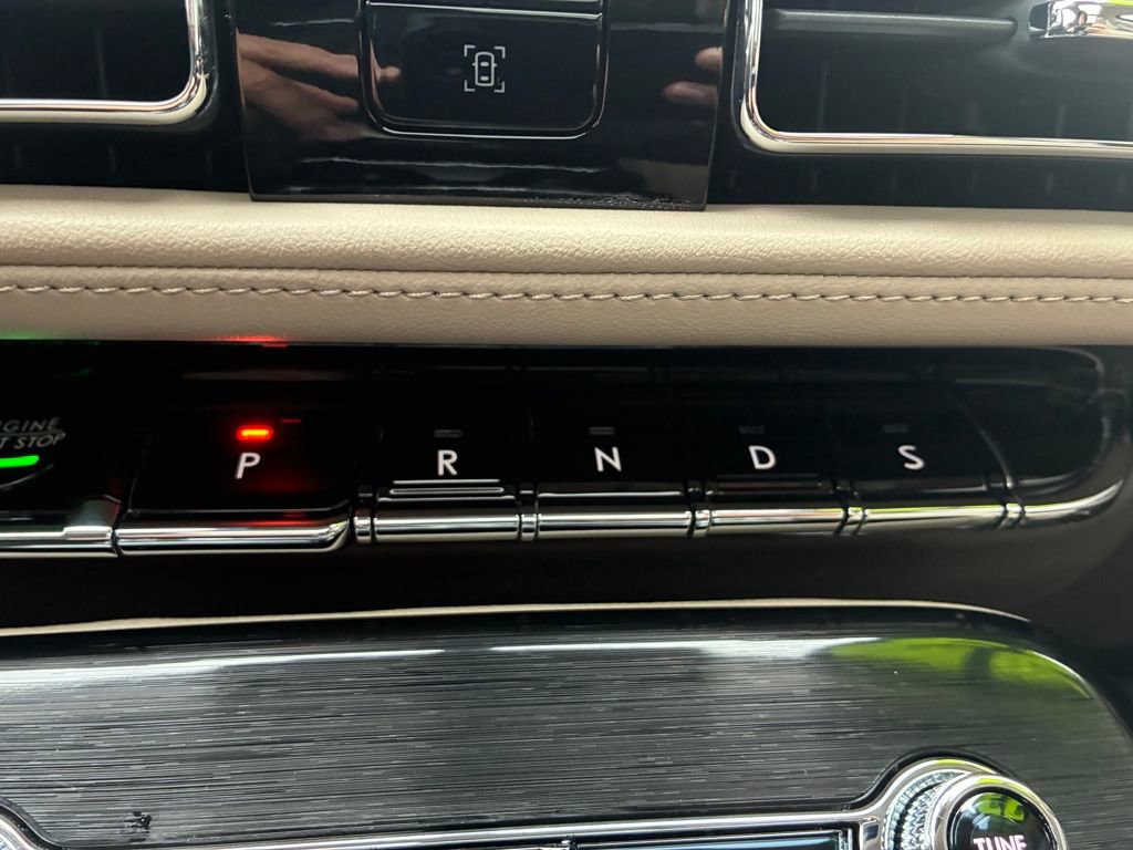 Certified 2023 Lincoln Nautilus Reserve image 20