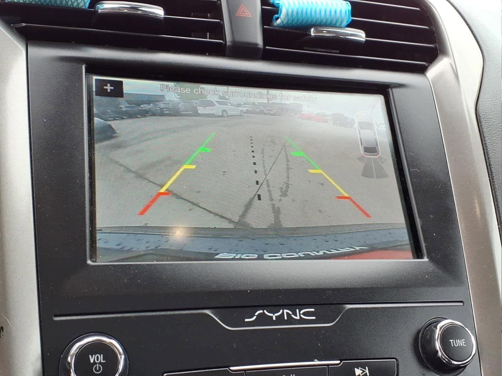 Used 2019 Ford Fusion SE FWD image 17