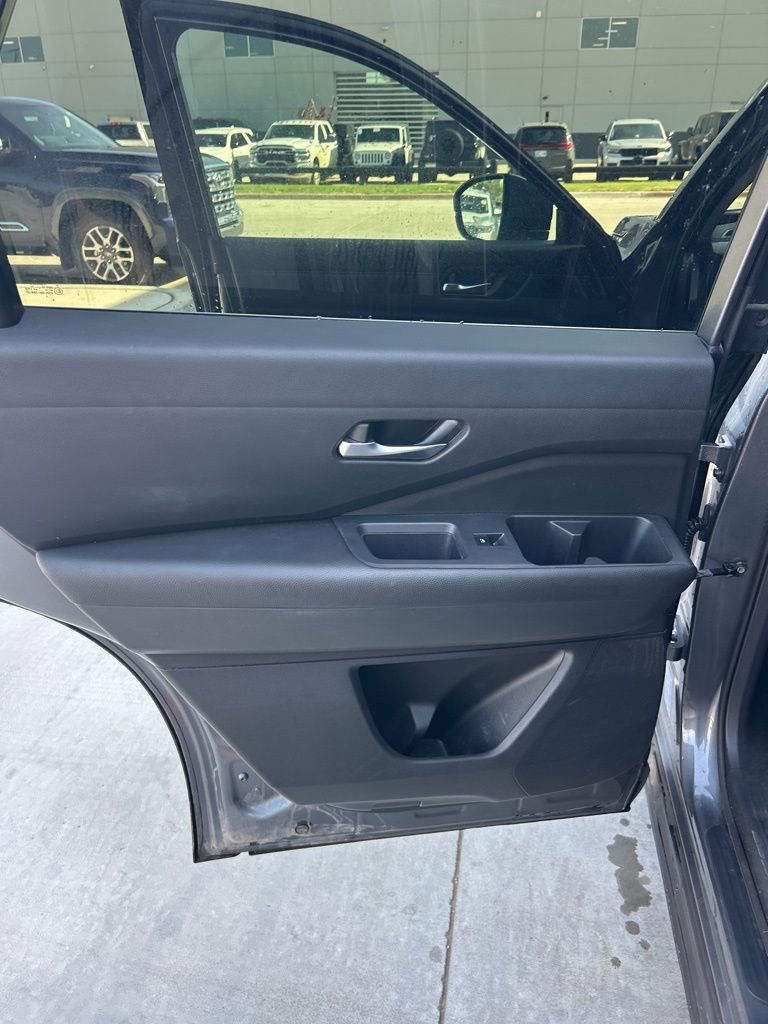 Used 2022 Nissan Pathfinder SV AWD/4WD image 11