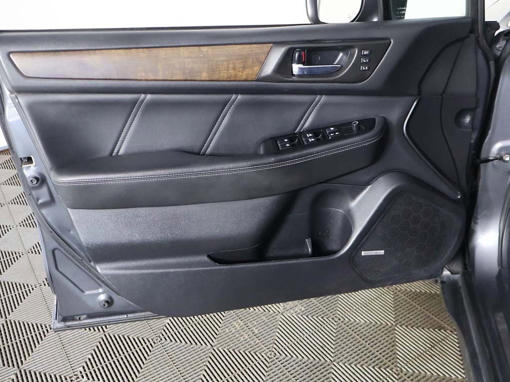 Used 2018 Subaru Outback 2.5i Limited AWD/4WD image 24