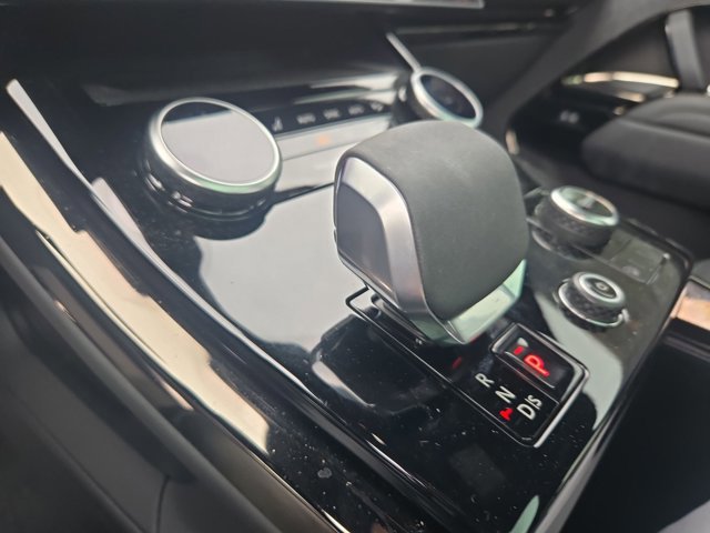 Used 2023 Land Rover Range Rover Sport SE Dynamic image 8