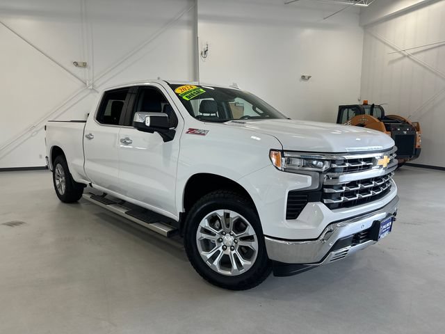 Used 2024 Chevrolet Silverado 1500 LTZ AWD/4WD image 4