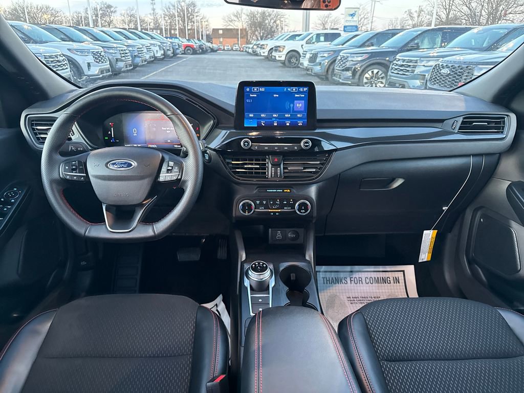 Used 2025 Ford Escape ST-Line w/ Equipment Group 301A image 18