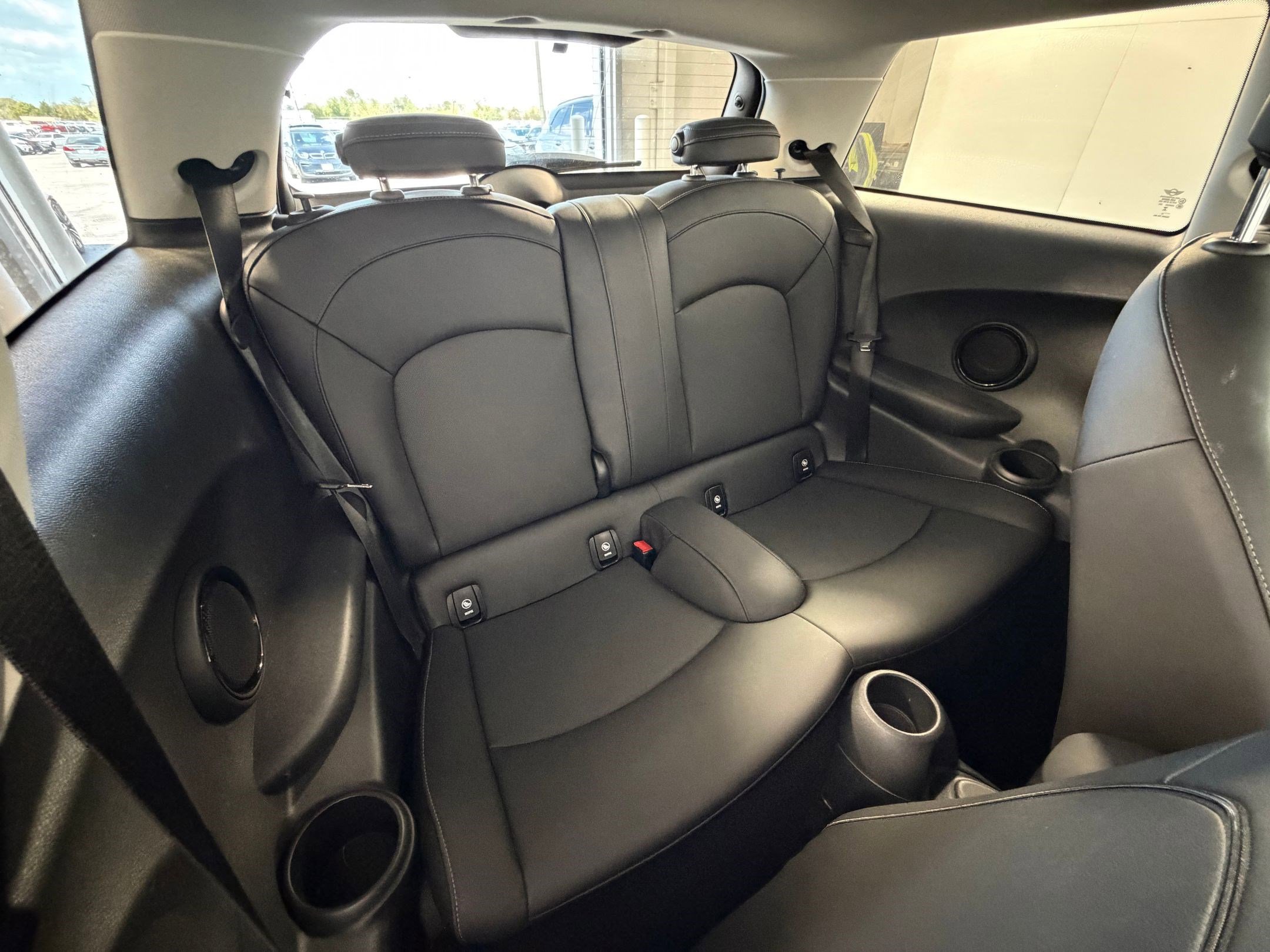 Used 2024 MINI Cooper 2-Door Hardtop image 31