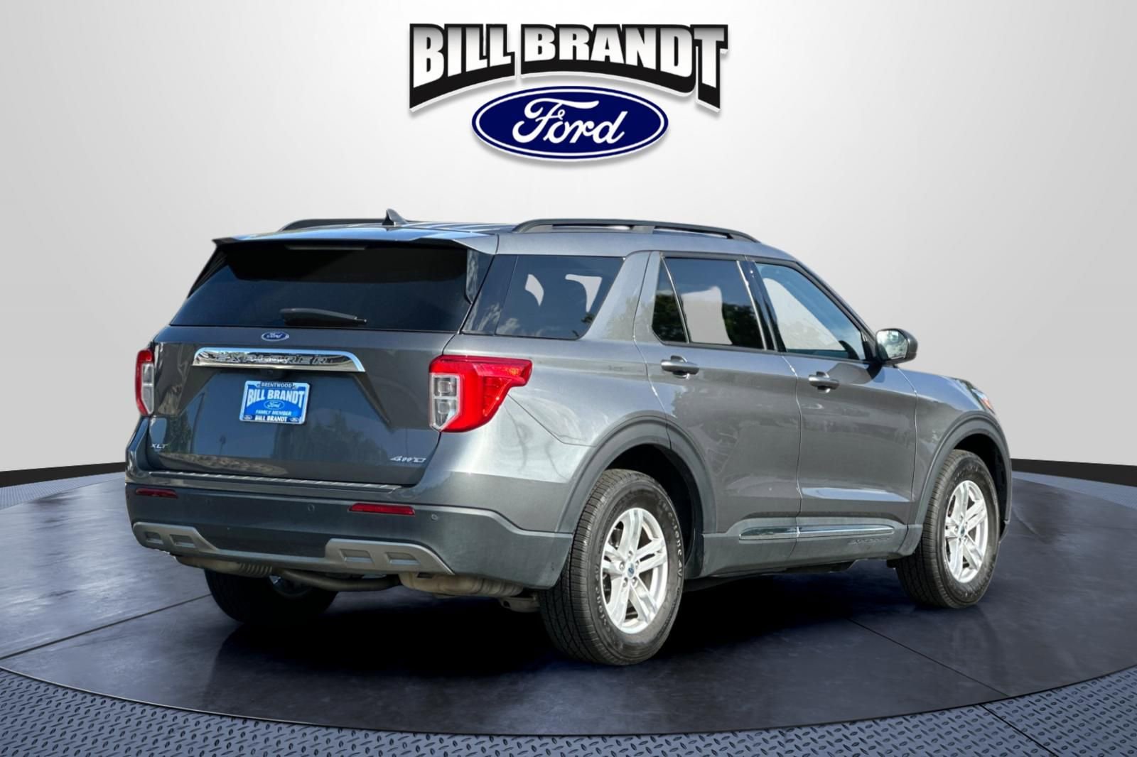 Certified 2023 Ford Explorer XLT w/ Equipment Group 202A AWD/4WD image 3