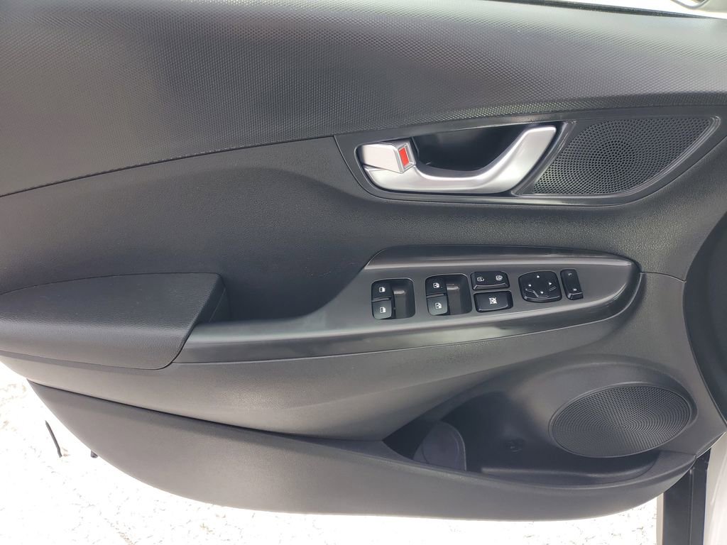 Used 2023 Hyundai Kona SEL w/ Convenience Package image 18