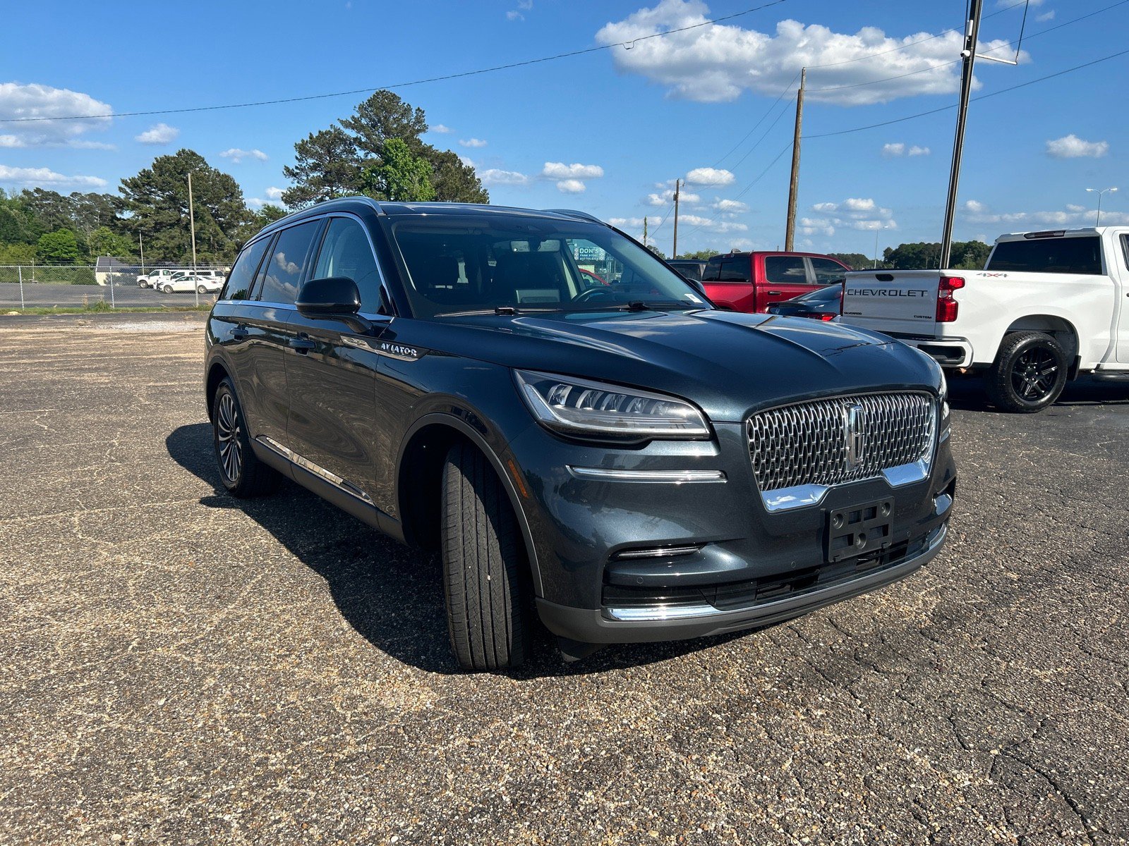 Used 2023 Lincoln Aviator Reserve w/ Elements Package Plus AWD/4WD image 2