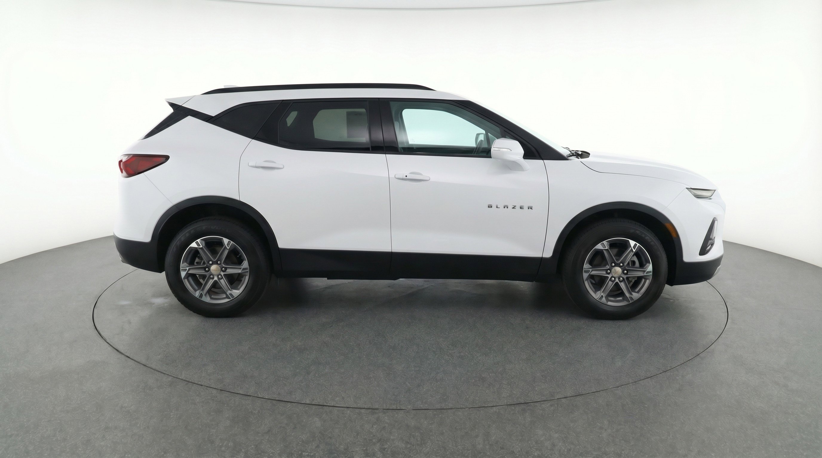 Used 2025 Chevrolet Blazer LT FWD image 11