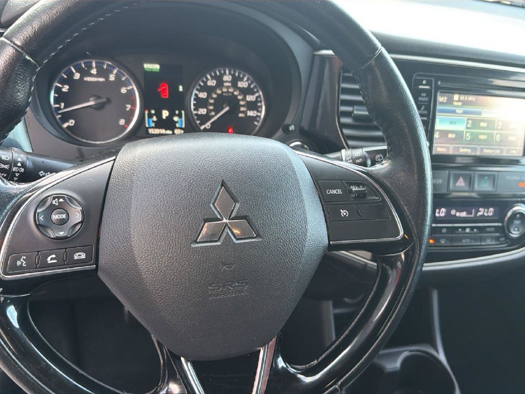Used 2016 Mitsubishi Outlander SE AWD/4WD image 19