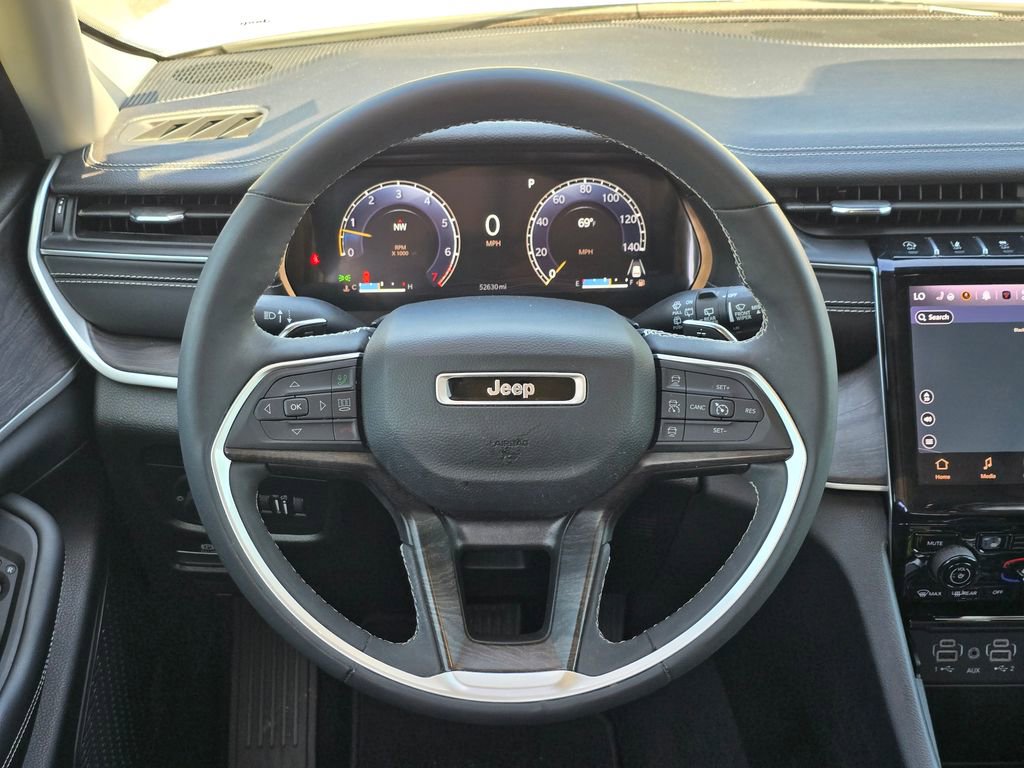 Used 2023 Jeep Grand Cherokee Limited AWD/4WD image 6