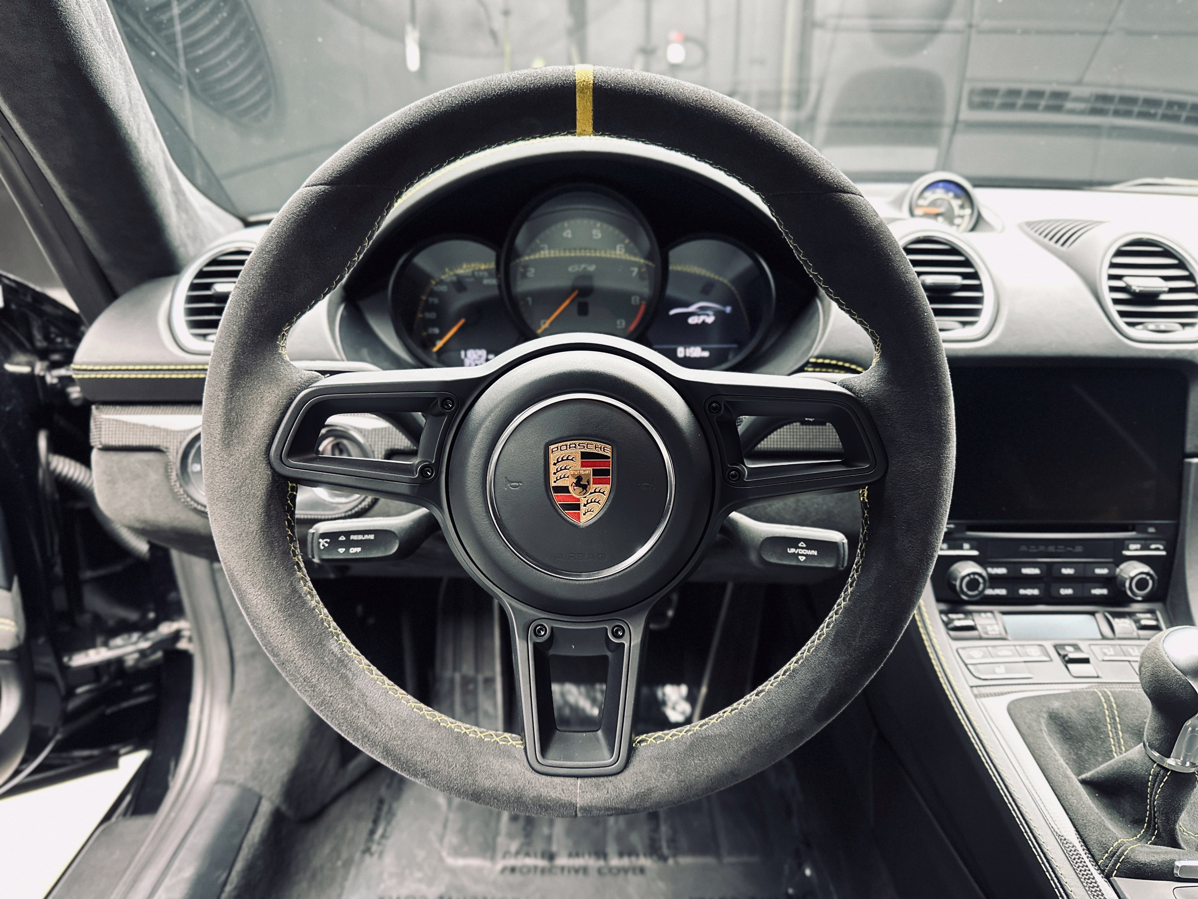 Used 2020 Porsche 718 Cayman GT4 RWD image 25