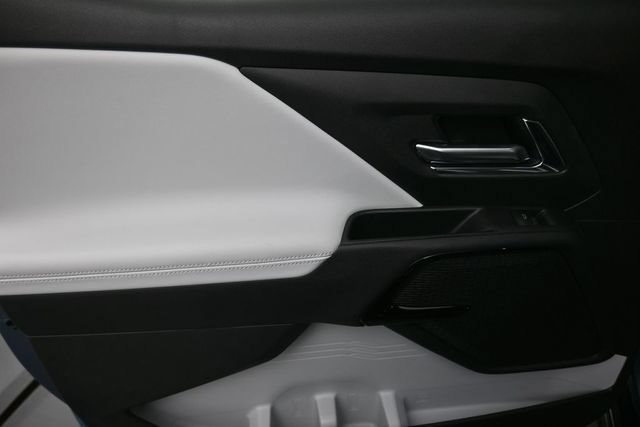 Certified 2025 Chevrolet Silverado EV RST AWD/4WD image 15