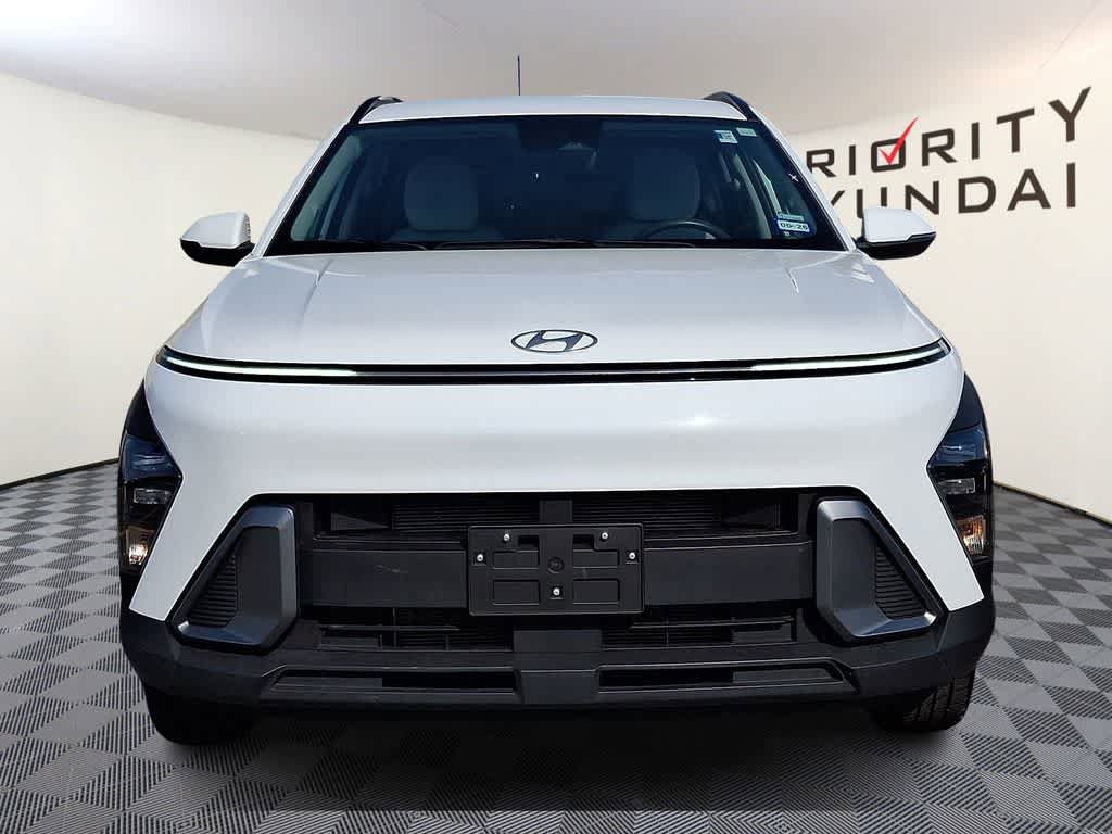 Used 2024 Hyundai Kona SEL AWD/4WD image 2