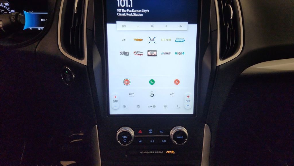 Used 2023 Ford Edge SEL w/ Convenience Package image 16