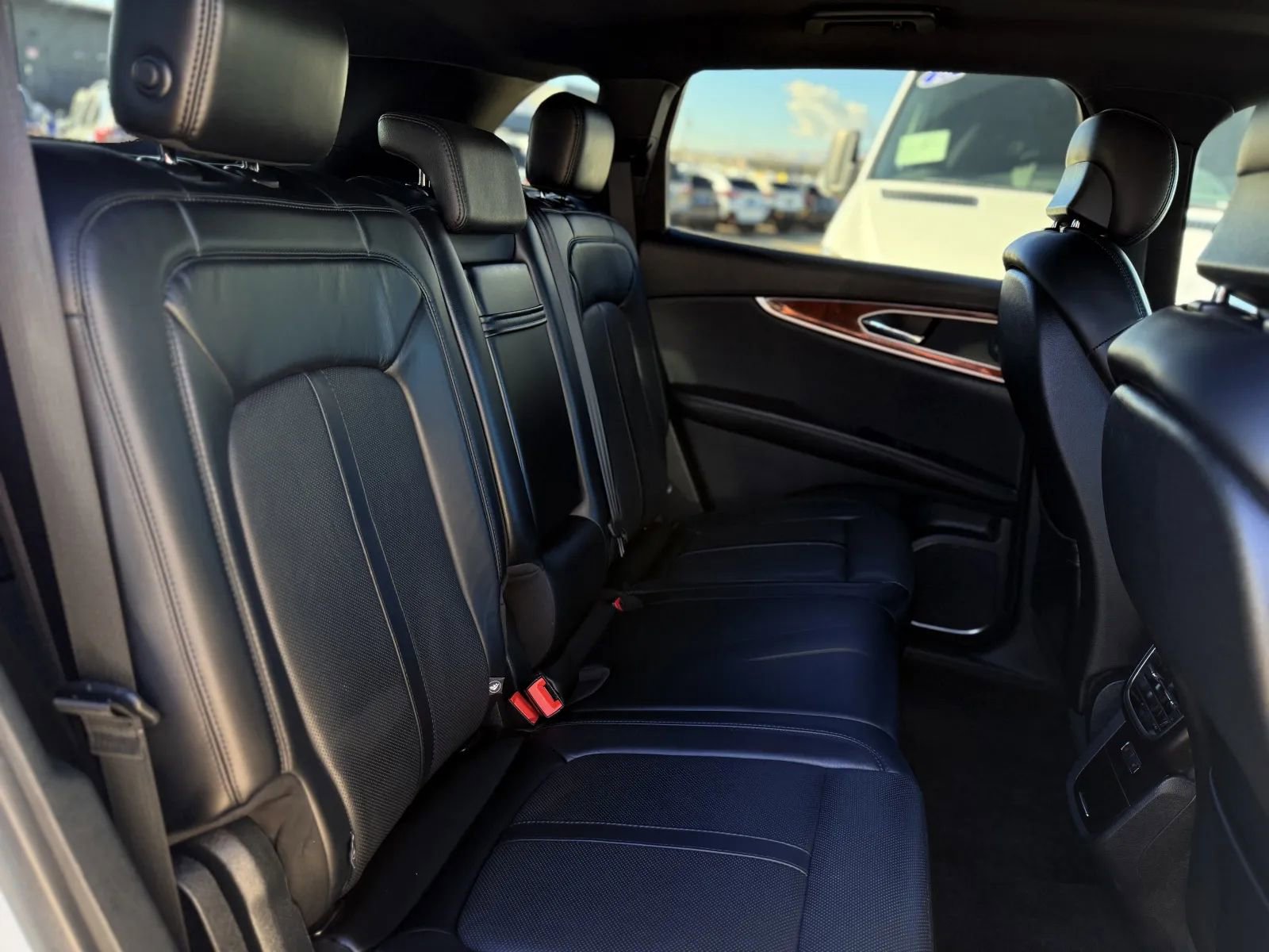Used 2019 Lincoln Nautilus Reserve image 17