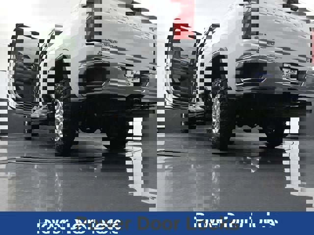 Used 2024 Chevrolet Silverado 2500 LTZ image 46