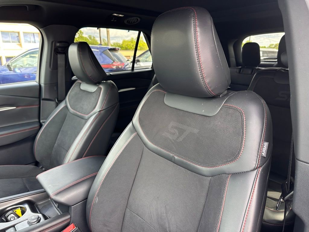 Used 2025 Ford Explorer ST AWD/4WD image 15