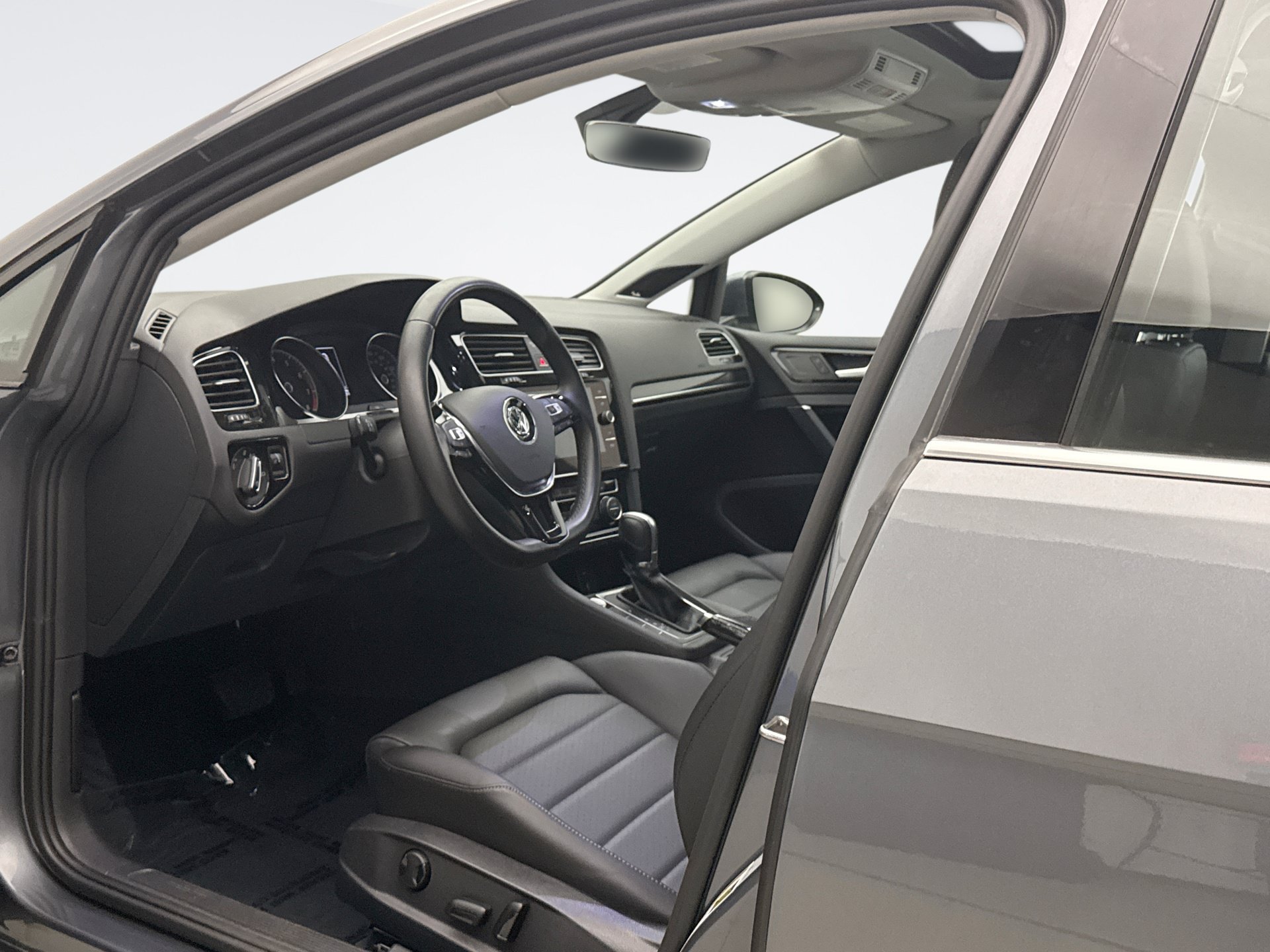 Used 2018 Volkswagen Golf SEL FWD image 10