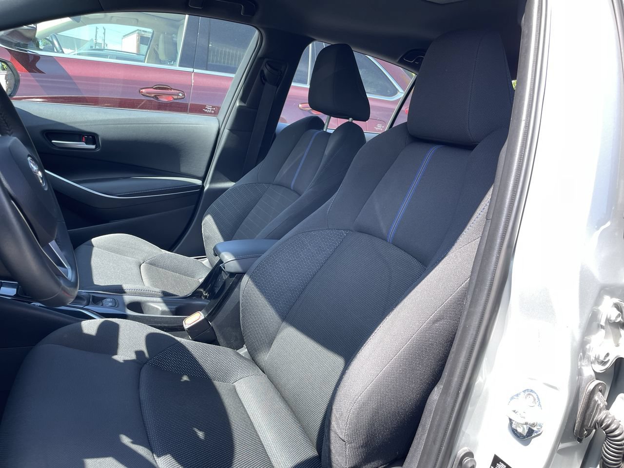 Used 2022 Toyota Corolla SE FWD image 4