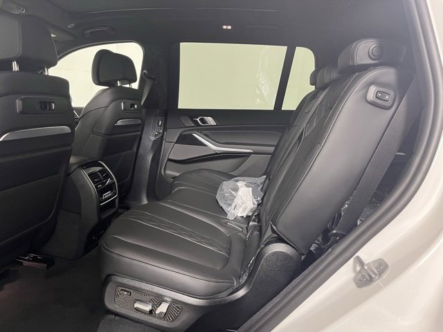 New 2026 BMW X7 M60i image 19