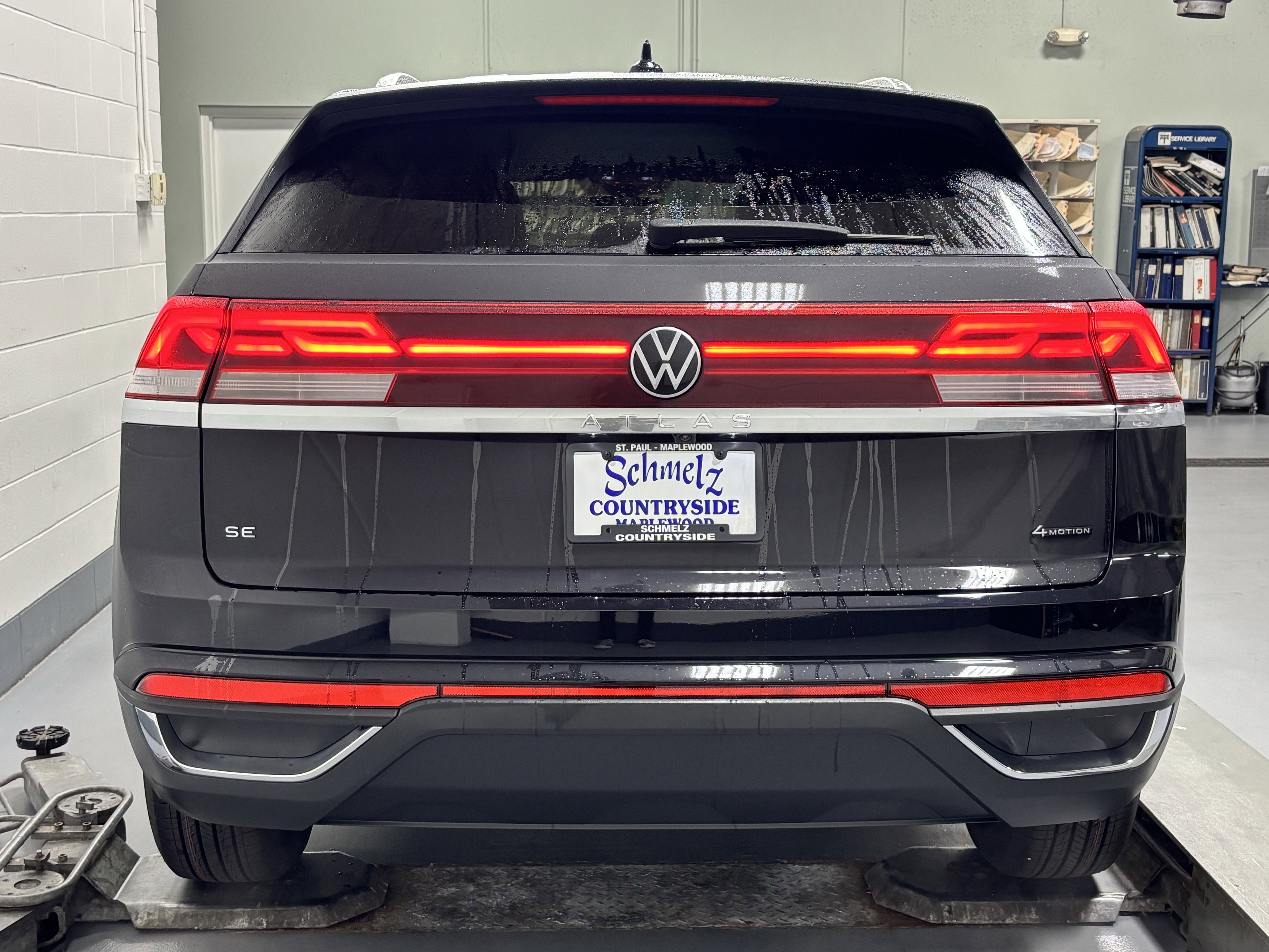 New 2026 Volkswagen Atlas Cross Sport SE image 27