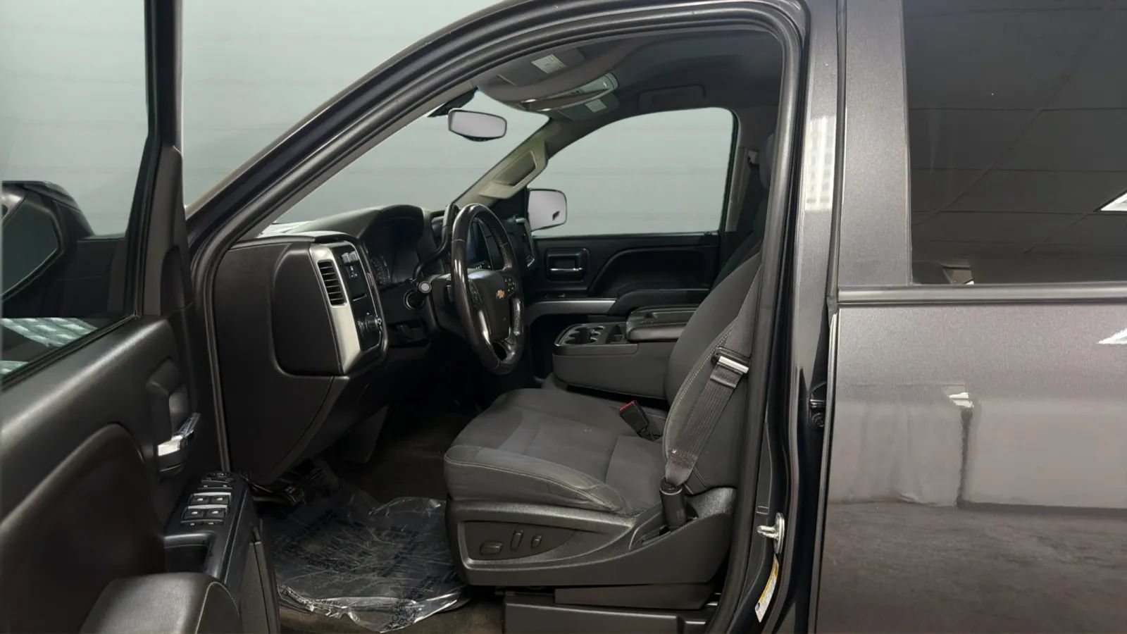 Used 2015 Chevrolet Silverado 1500 LT w/ LT Convenience Package RWD image 20