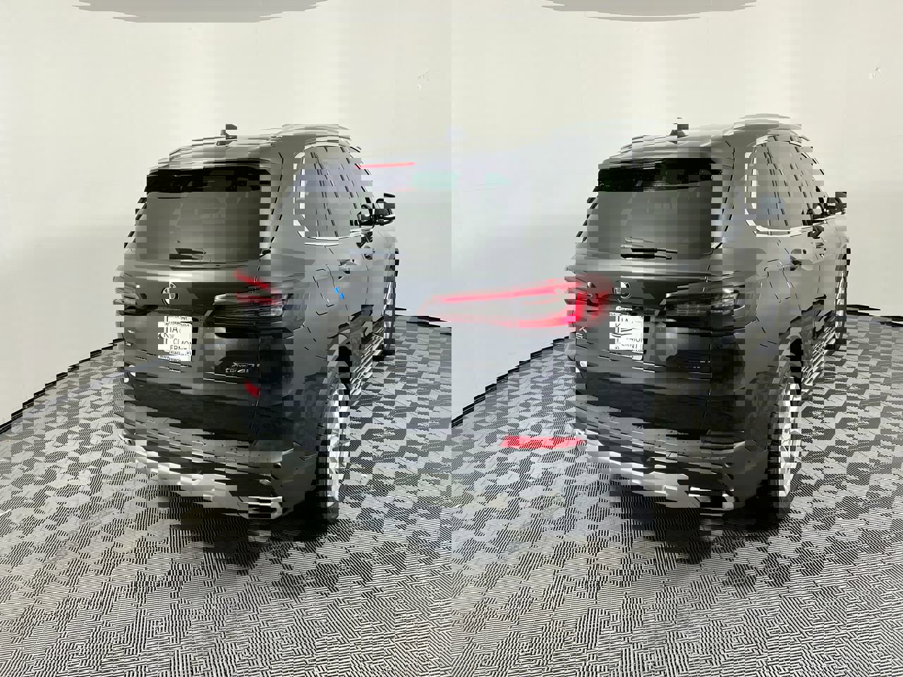 Used 2023 BMW X5 xDrive40i AWD/4WD image 3