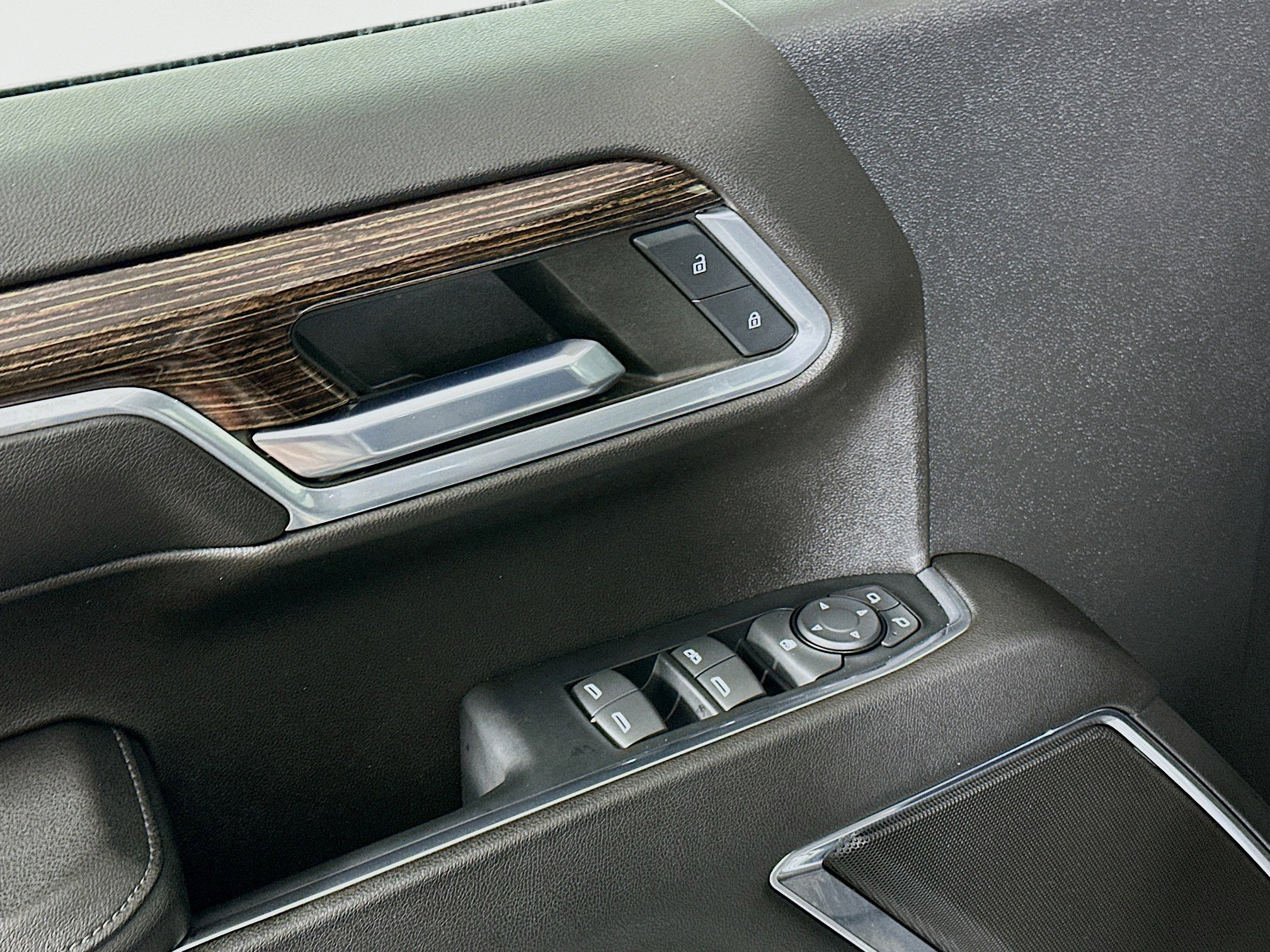 Used 2023 GMC Sierra 1500 SLE image 15