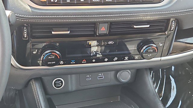 Used 2023 Nissan Rogue SL w/ SL Premium Package FWD image 18